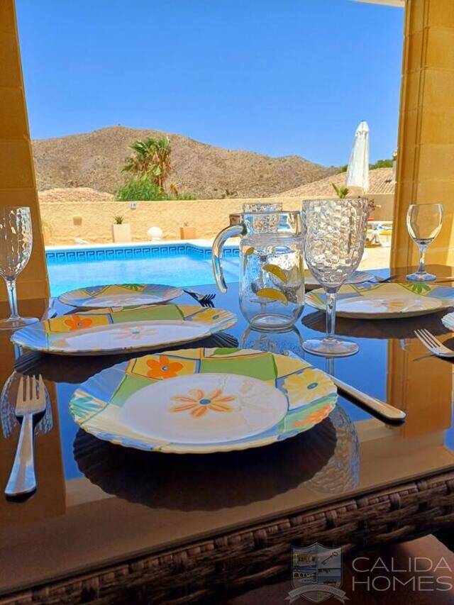 Villa Rumba: Villa for Sale in Arboleas, Almería