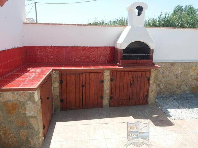 Villa Fluida: Villa for Sale in Arboleas, Almería