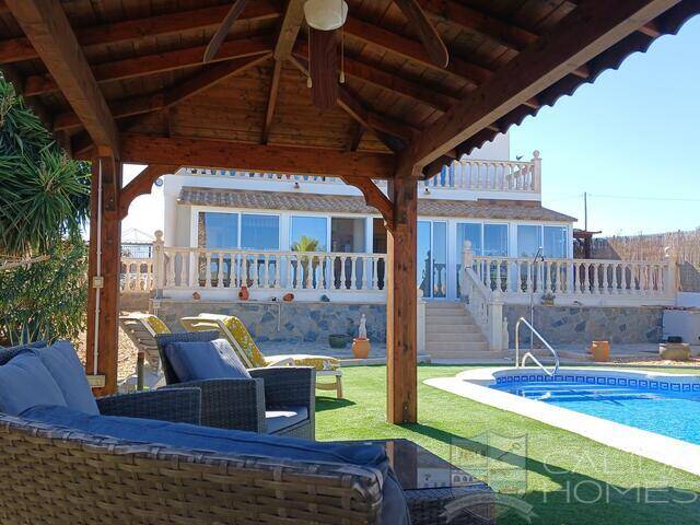 Villa Xanadu: Villa for Sale in Albox, Almería