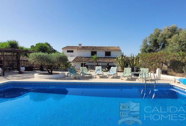 Villa Guapa: Country house for Sale in Albox, Almería