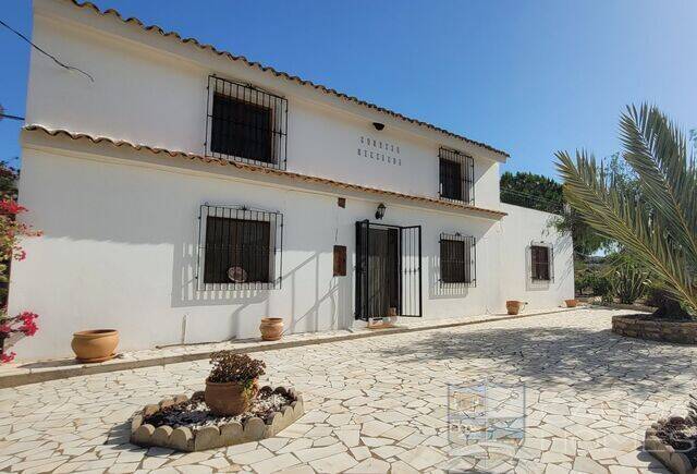 Villa Guapa: Country house for Sale in Albox, Almería