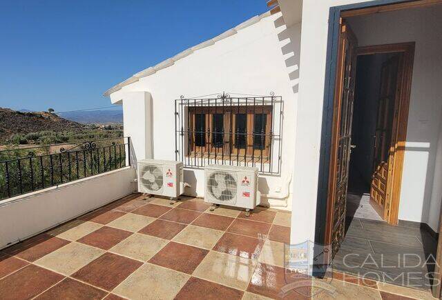 Villa Guapa: Country house for Sale in Albox, Almería