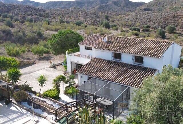 Villa Guapa: Country house for Sale in Albox, Almería