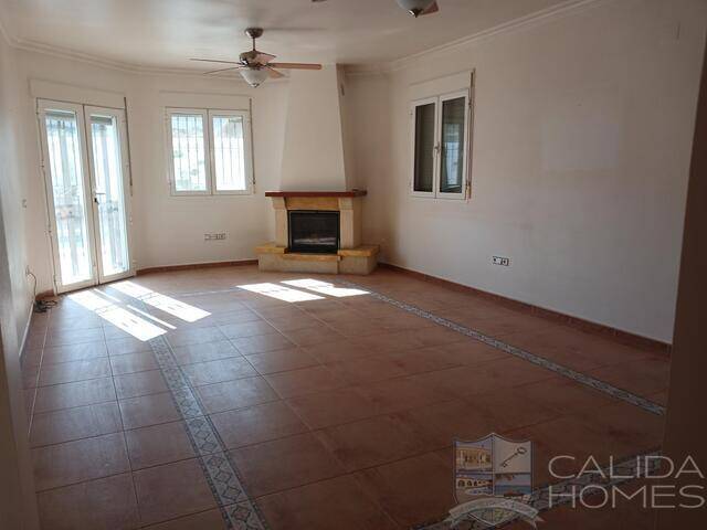 Villa Levante: Villa for Sale in Arboleas, Almería