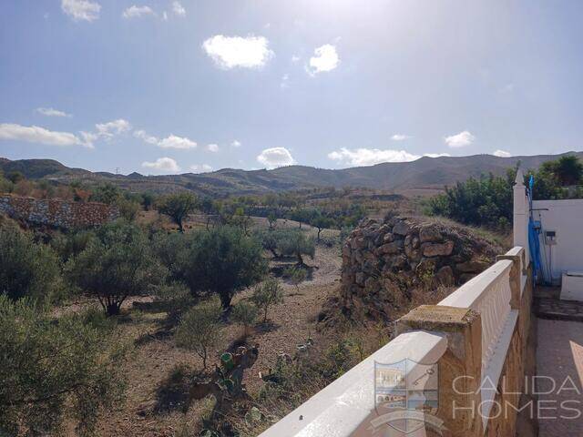 Villa Levante: Villa for Sale in Arboleas, Almería