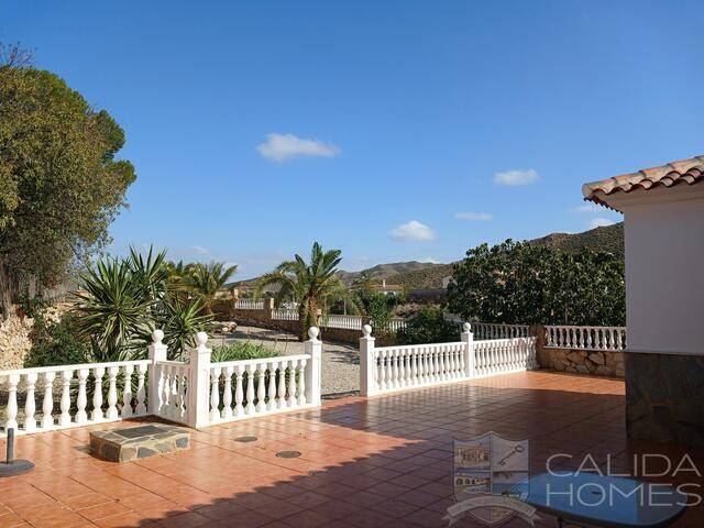 Villa Levante: Villa for Sale in Arboleas, Almería