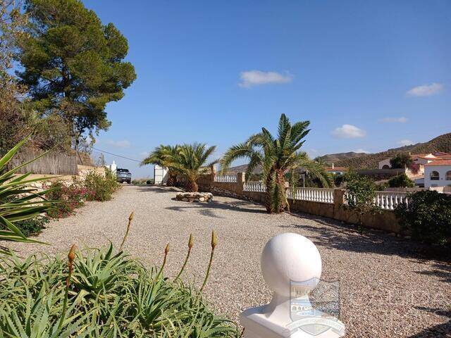 Villa Levante: Villa for Sale in Arboleas, Almería