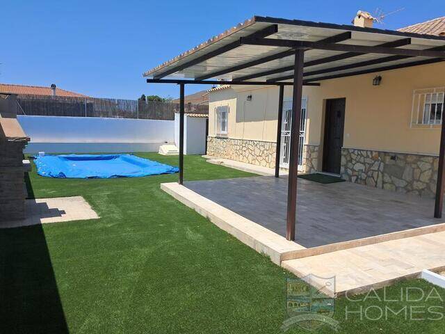 VILLA SAFFRON: Villa for Sale in Arboleas, Almería