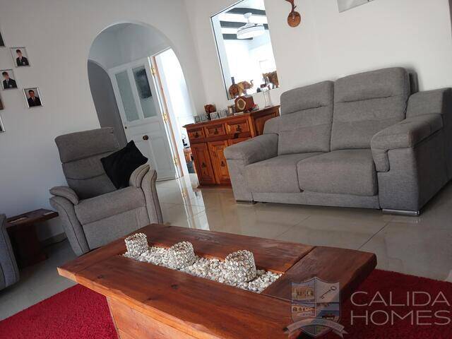 Villa Coral: Villa for Sale in Arboleas, Almería