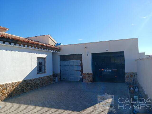 Villa Lotus: Villa for Sale in Arboleas, Almería