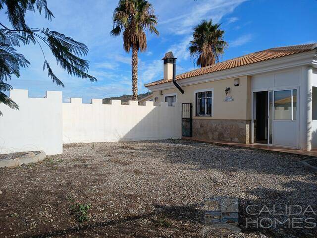 Casa Castilla: Villa for Sale in Arboleas, Almería