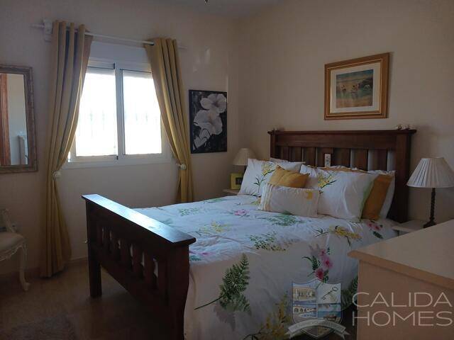 Villa Bella: Villa for Sale in Arboleas, Almería