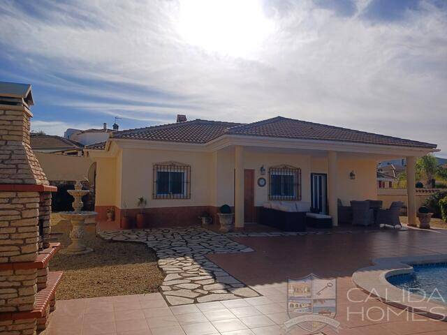 Villa Bella: Villa for Sale in Arboleas, Almería