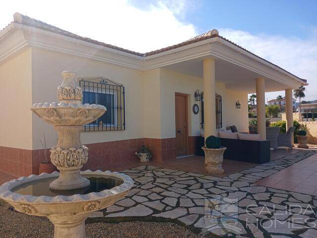 Villa Bella: Villa for Sale in Arboleas, Almería