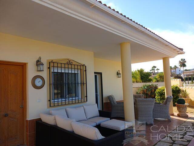 Villa Bella: Villa for Sale in Arboleas, Almería