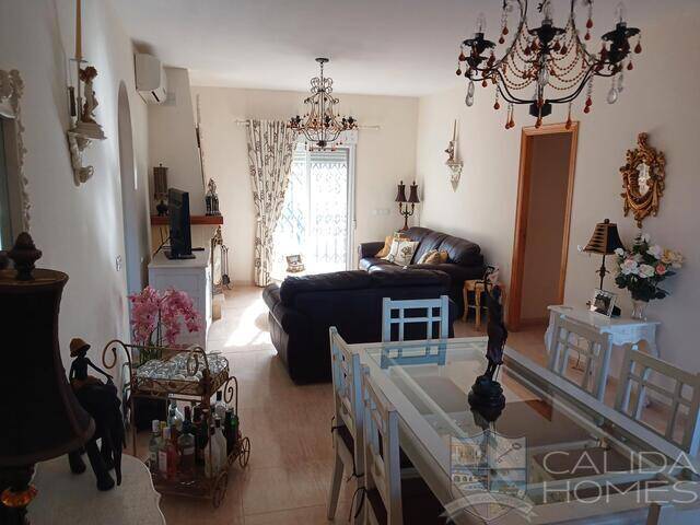 Villa Bella: Villa for Sale in Arboleas, Almería