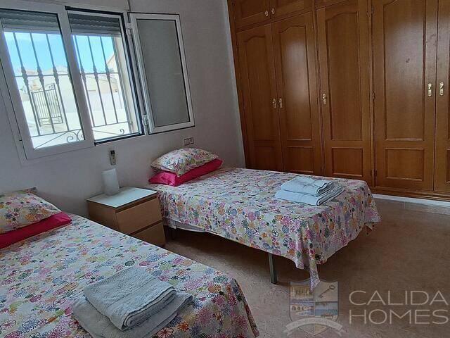 Villa Alex: Villa for Sale in Arboleas, Almería