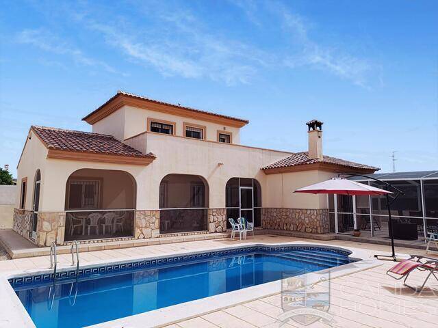 Villa Alex: Villa for Sale in Arboleas, Almería