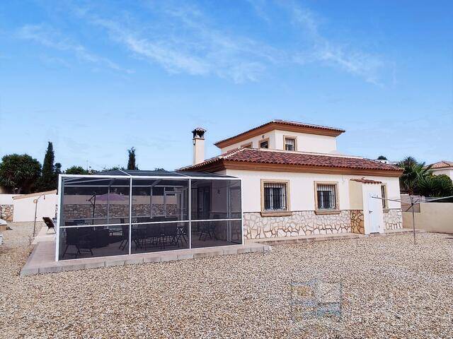 Villa Alex: Villa for Sale in Arboleas, Almería