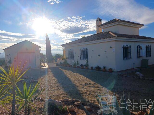 Villa Suprema: Villa for Sale in Albox, Almería