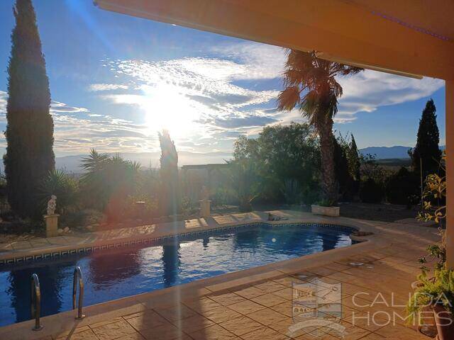 Villa Suprema: Villa for Sale in Albox, Almería