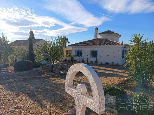 Villa Suprema: Villa for Sale in Albox, Almería