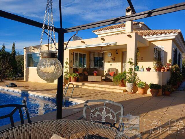 Villa Suprema: Villa for Sale in Albox, Almería