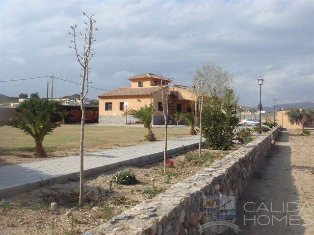 Casa Rustica: Villa for Sale in Antas, Almería