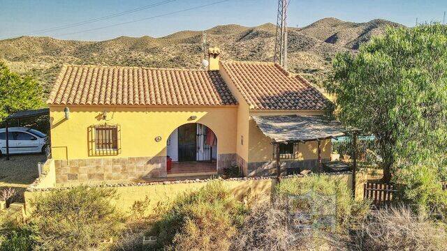 Villa Star: Villa for Sale in Arboleas, Almería