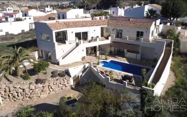 Villa Marvel: Villa for Sale in Sorbas, Almería