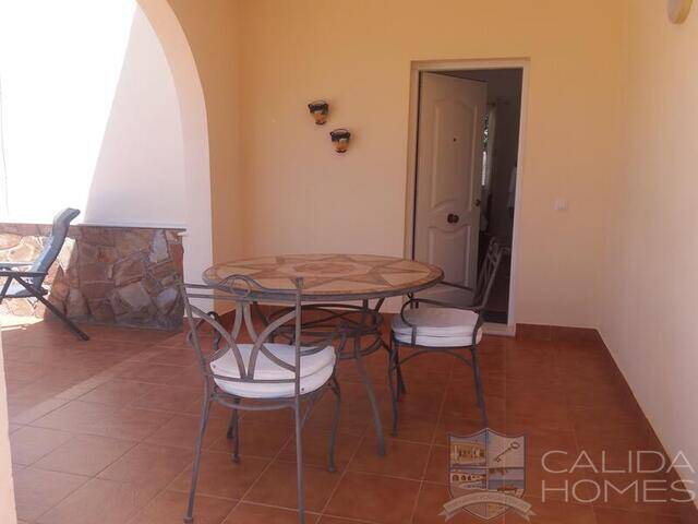 Villa Escondite: Villa for Sale in Arboleas, Almería