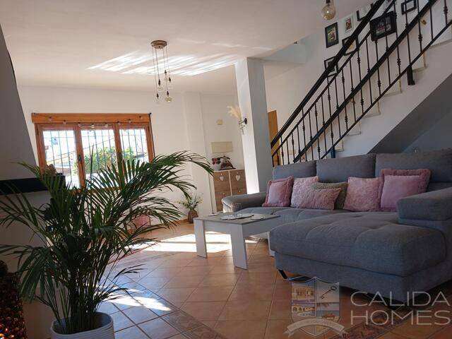 Villa Serene: Villa for Sale in Arboleas, Almería