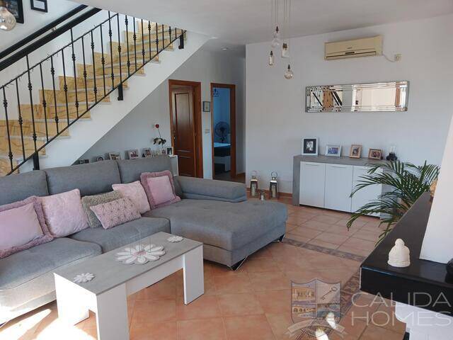 Villa Serene: Villa for Sale in Arboleas, Almería