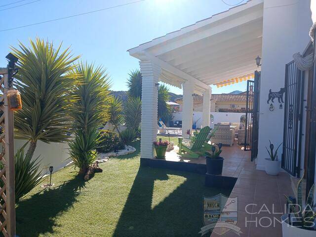 Villa Serene: Villa for Sale in Arboleas, Almería