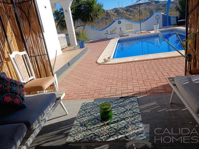 Villa Serene: Villa for Sale in Arboleas, Almería