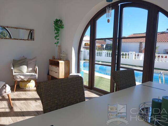 Casa Norte: Villa for Sale in Arboleas, Almería