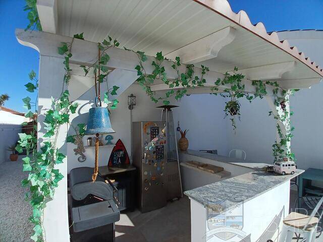 Casa Norte: Villa for Sale in Arboleas, Almería