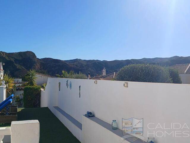 Casa Norte: Villa for Sale in Arboleas, Almería