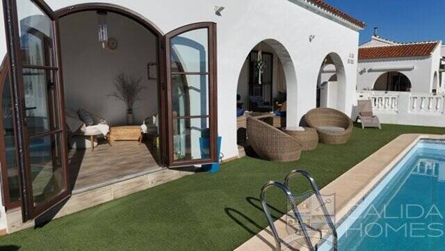 Casa Norte: Villa for Sale in Arboleas, Almería