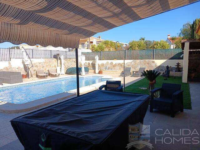 Villa Maisie: Villa for Sale in Arboleas, Almería