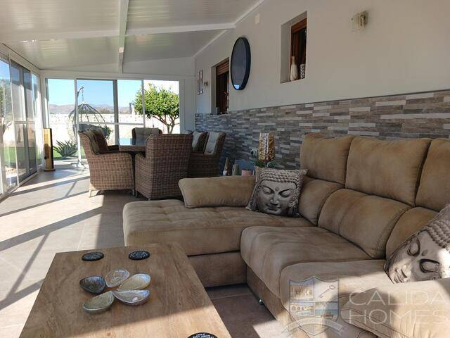 Villa Maisie: Villa for Sale in Arboleas, Almería