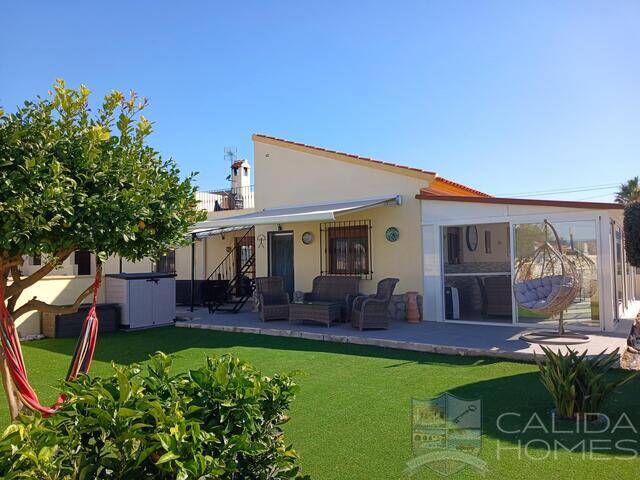 Villa Maisie: Villa for Sale in Arboleas, Almería