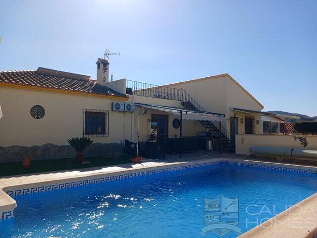 Villa Maisie: Villa for Sale in Arboleas, Almería