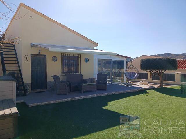 Villa Maisie: Villa for Sale in Arboleas, Almería