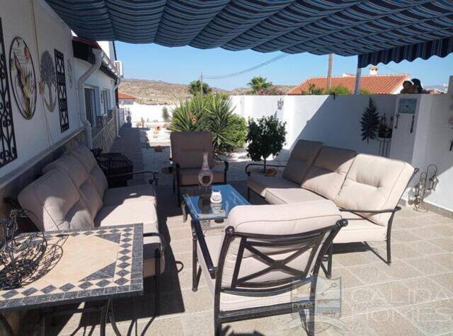 VILLA LUXO: Villa for Sale in Arboleas, Almería