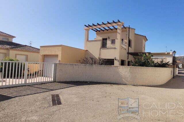 Villa Willmas: Villa for Sale in Sorbas, Almería