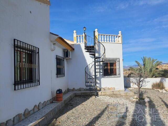 Villa Mimosa: Villa for Sale in Arboleas, Almería