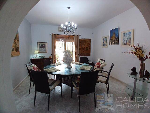 Villa De Suenos: Villa for Sale in Arboleas, Almería