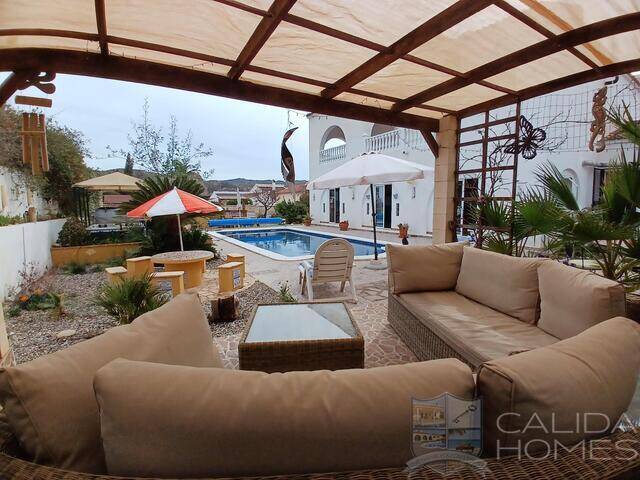 Villa De Suenos: Villa for Sale in Arboleas, Almería