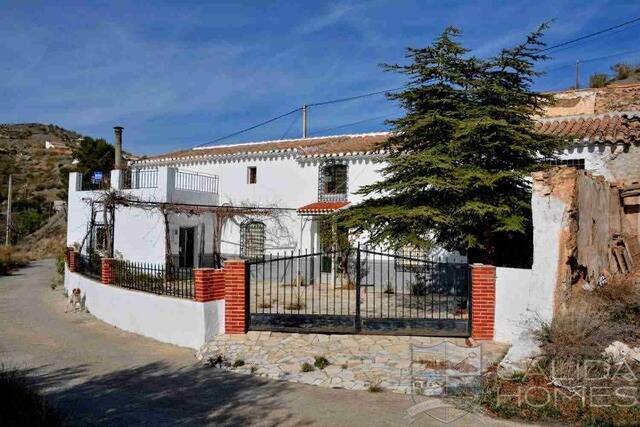 Casa Traditional: Country house for Sale in Las Pocicas, Almería